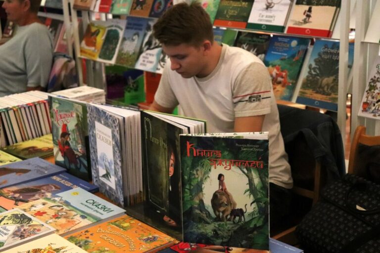 Покупатели ушли в онлайн, а количество книжных магазинов уменьшилось в три раза
