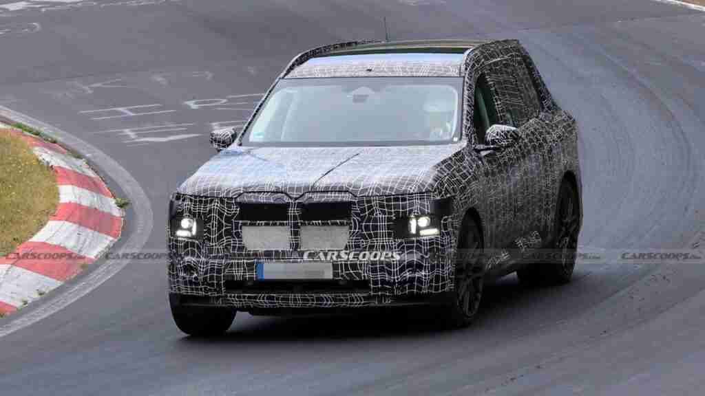 Новый BMW X7 засняли на фото, он сохранил фирменные «ноздри» и мотор V8
