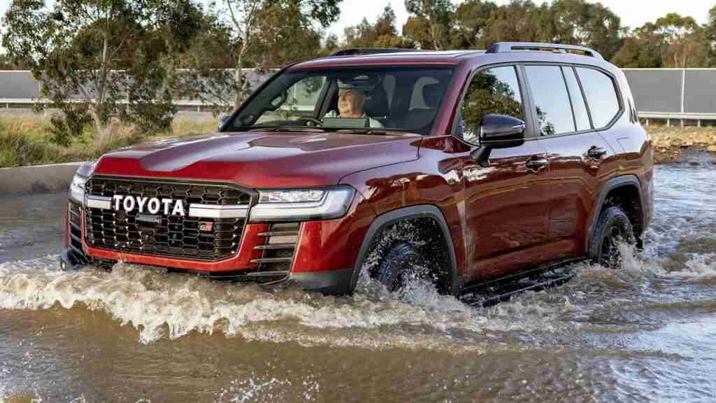Land Cruiser 300 2027 выходит 16 сентября, у него больше не будет бензинового V6