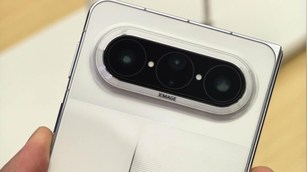 После выхода iPhone Duo взлетели продажи Huawei Pura X Max
